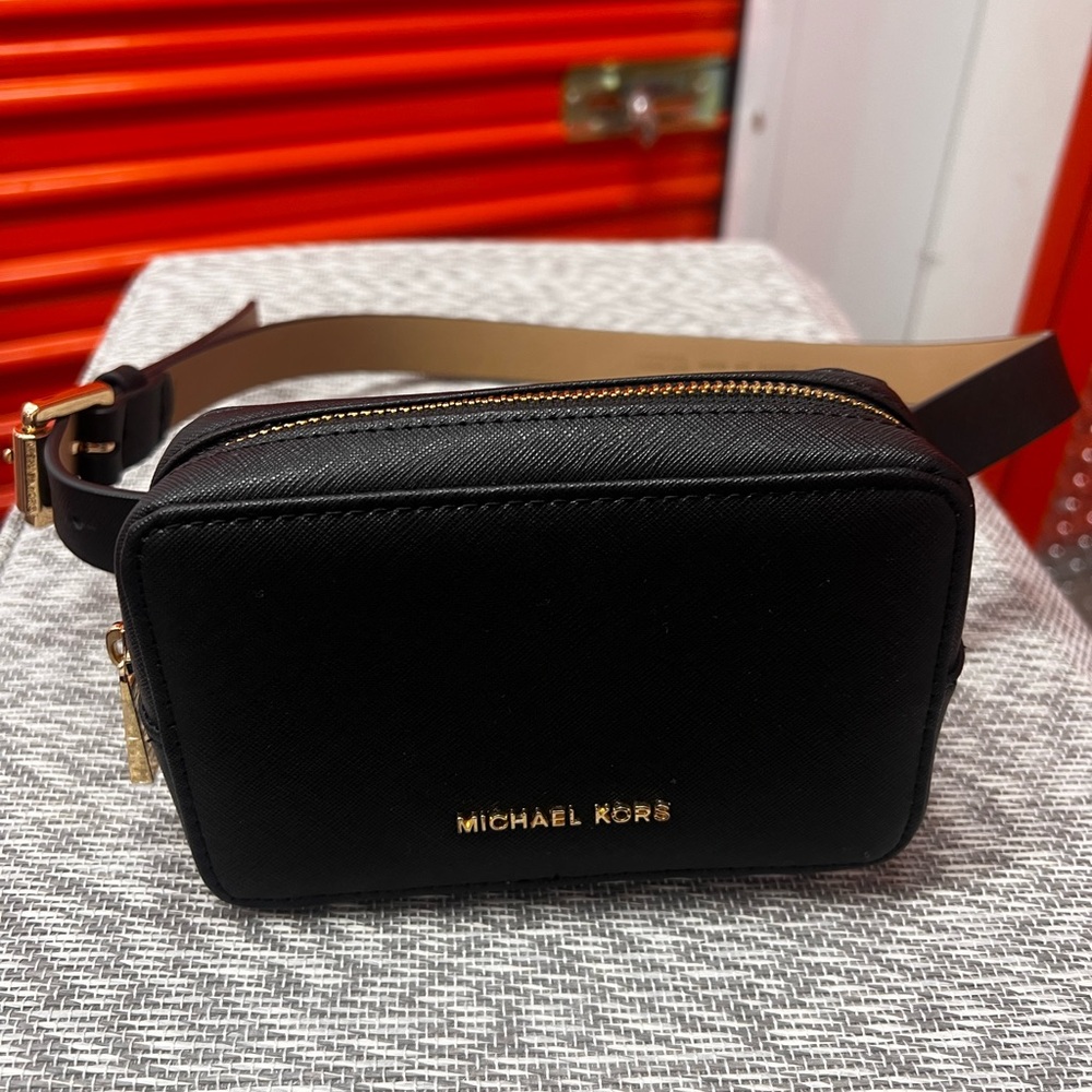 MICHAEL KORS black leather belt bag